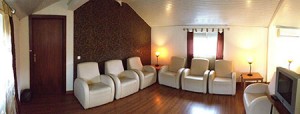 Sala de estar dourada
